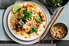 pad-thai-khai-phuket-food